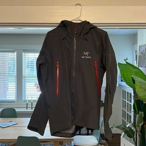 Arc’teryx Beta LT Hardshell Jacket